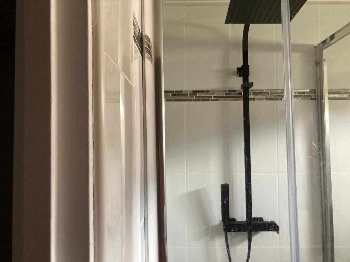 Mountain View & Sea View Location Chambre Individual 1 Sur 3 Chambres Dispo Avec Climes Mais Salle De Bain Et Salon En Commune บาสเตีย ภายนอก รูปภาพ